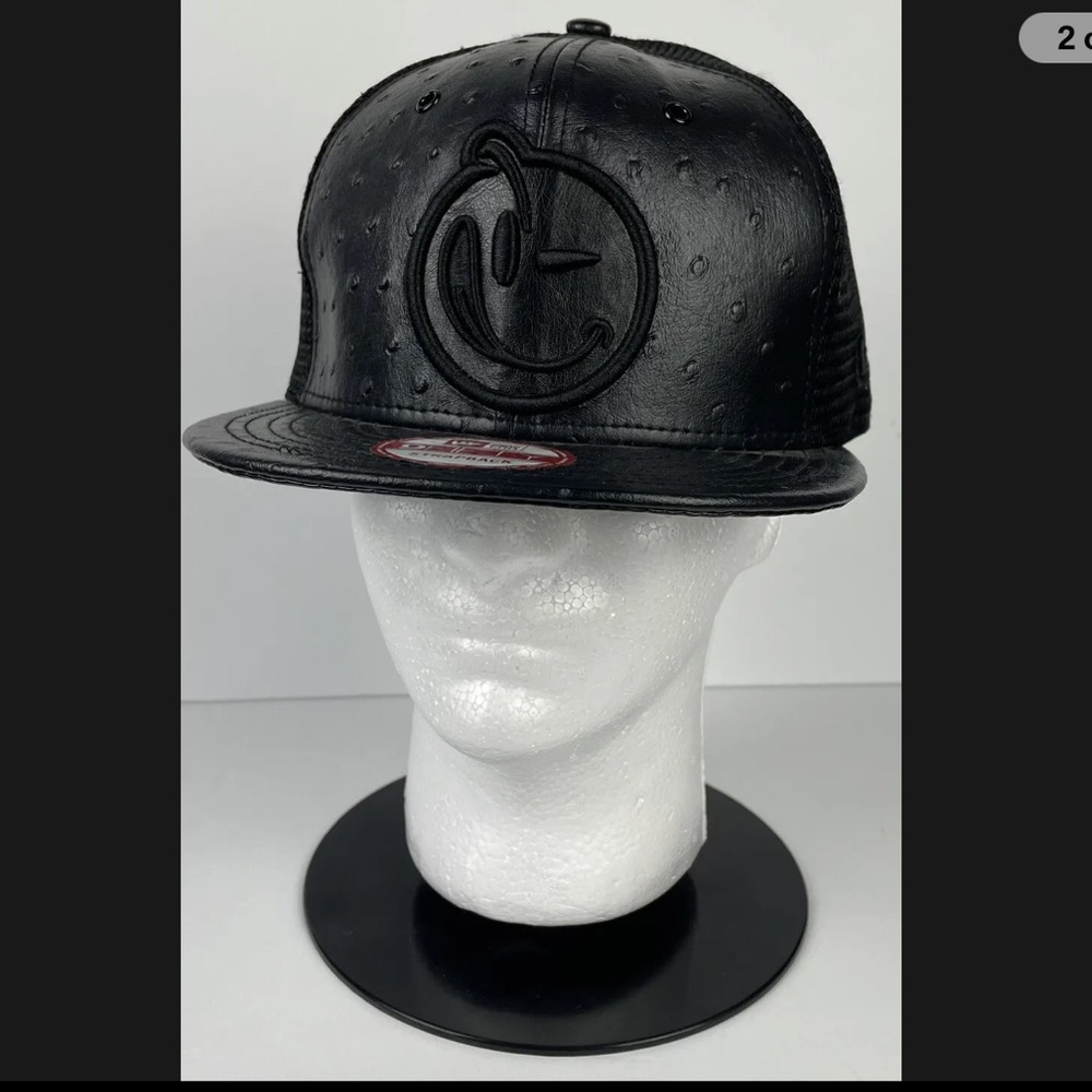 YUMS 9Fifty StrapBack Ostrich Black Leather